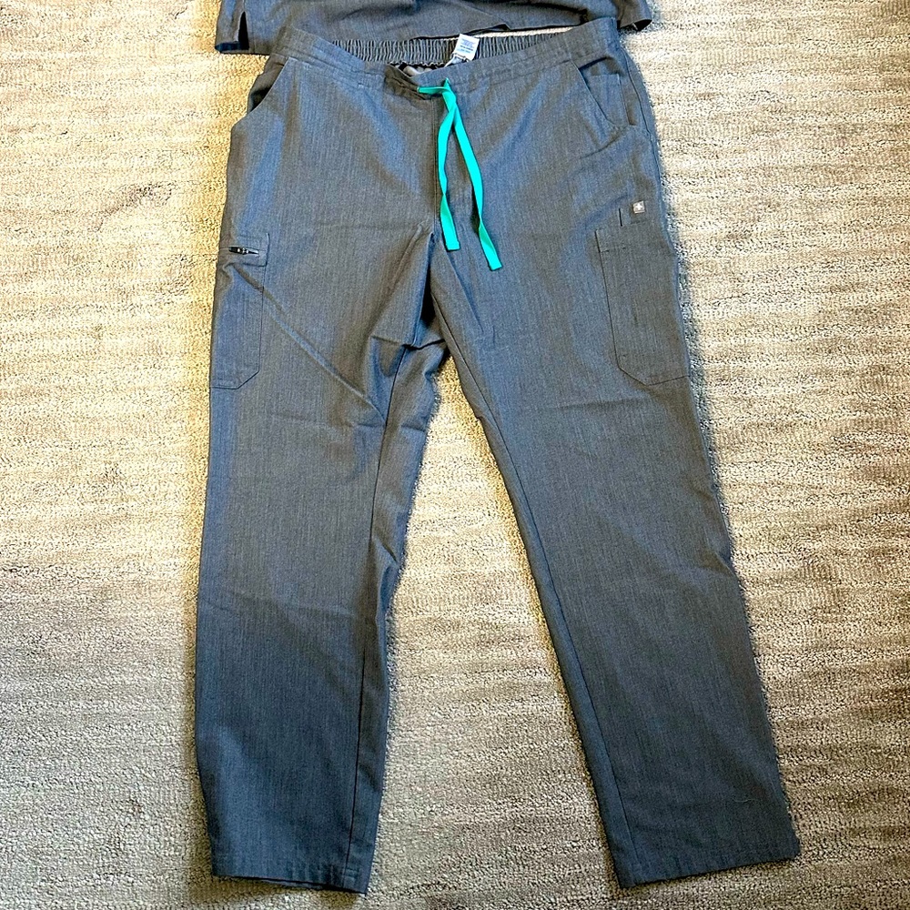 Wear figs graphite grey size large pants
